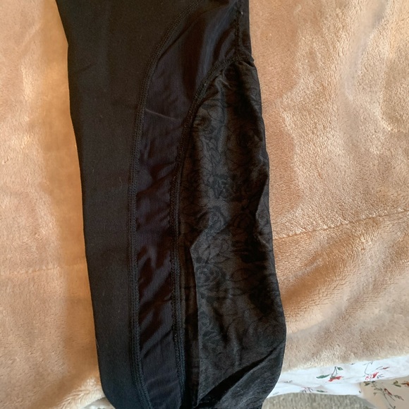 Fabletics leggings with lace design at bottom! - Picture 2 of 3